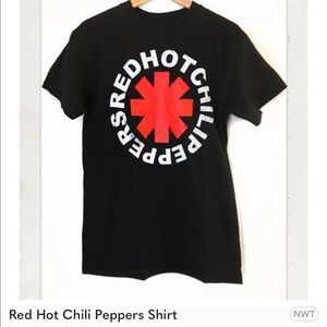 L, 2X chili peppers. Two item bundle